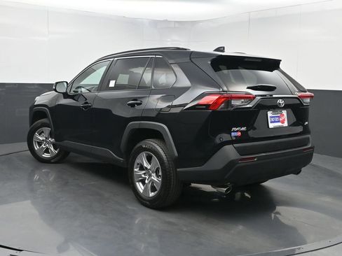 Used 2022 Toyota RAV4 XLE image 22