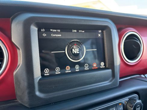 Used 2020 Jeep Wrangler Unlimited Rubicon w/ Steel Bumper Group image 28