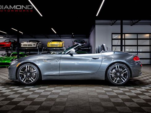 Used 2016 BMW Z4 sDrive35is RWD image 12