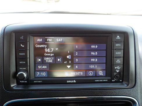 Used 2018 Dodge Grand Caravan SE w/ UConnect Hands-Free Group FWD image 17