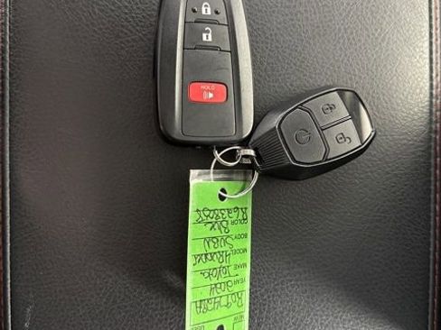 Used 2024 Toyota 4Runner TRD Off-Road Premium w/ Moonroof Package AWD/4WD image 32