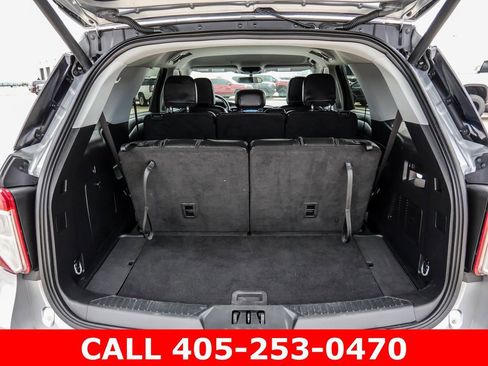 Used 2023 Ford Explorer XLT w/ Equipment Group 202A AWD/4WD image 13