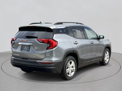 Used 2019 GMC Terrain SLE w/ Driver Convenience Package FWD image 4