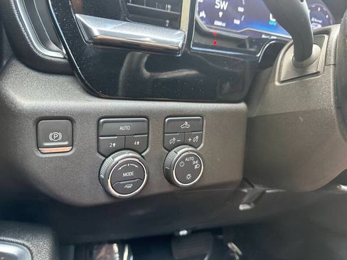 Used 2024 Chevrolet Silverado 1500 LT AWD/4WD image 11