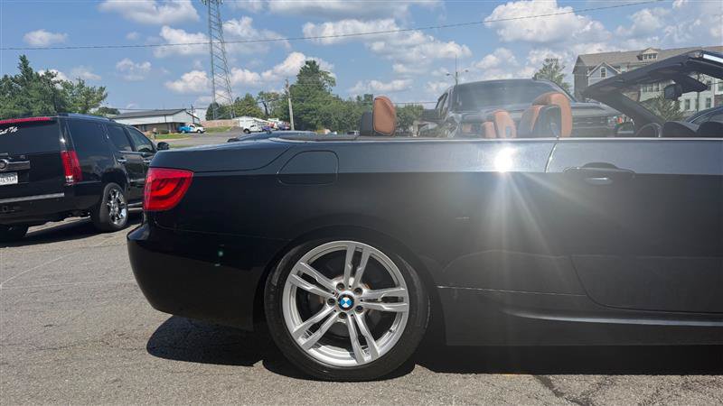 Used 2011 BMW 335i Convertible RWD image 5