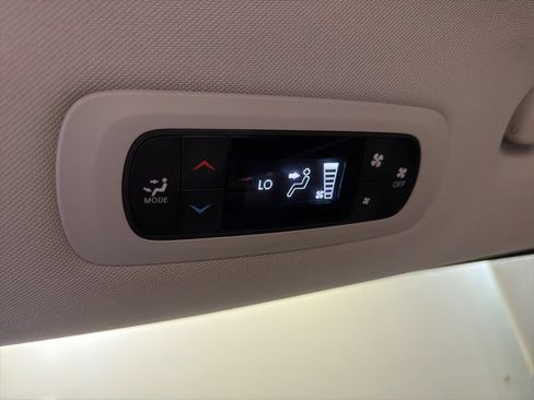 Used 2024 Chrysler Voyager LX FWD image 26