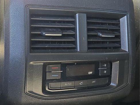 Used 2022 Volkswagen Atlas SE image 17