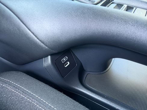 Used 2024 Honda HR-V LX image 13