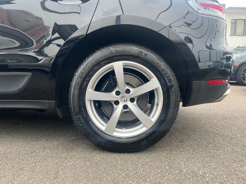 Used 2019 Porsche Macan image 12
