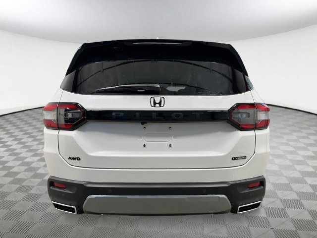 New 2026 Honda Pilot Touring image 5
