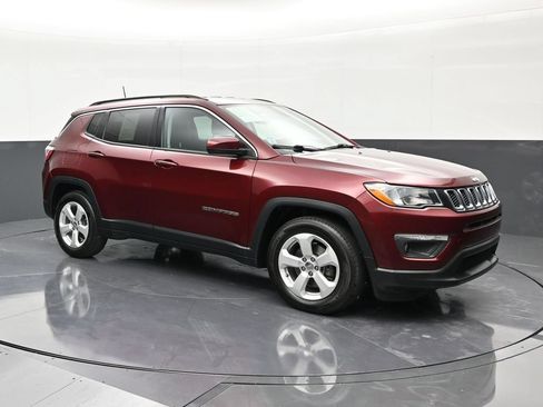 Used 2021 Jeep Compass Latitude FWD image 7