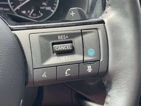 Used 2023 Nissan Pathfinder SL w/ Black Appearance Package FWD image 24