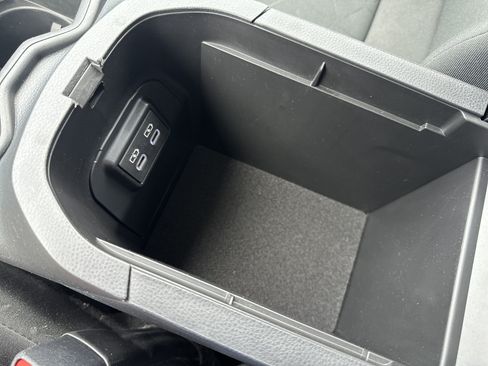 Used 2023 Toyota RAV4 XLE AWD/4WD image 16