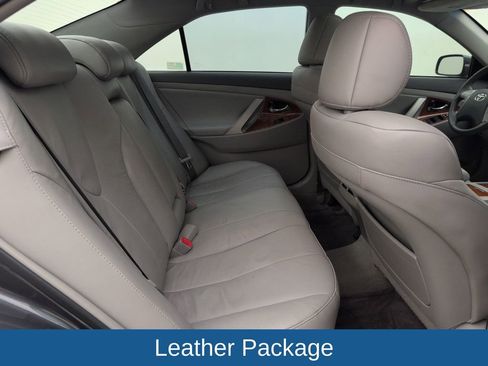 Used 2011 Toyota Camry Hybrid FWD image 16