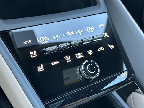 New 2026 Porsche Macan 4 Electric AWD/4WD image 24