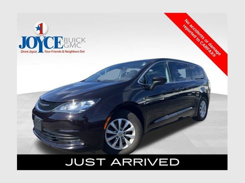 Used 2017 Chrysler Pacifica Touring w/ Tire & Wheel Group FWD image 1