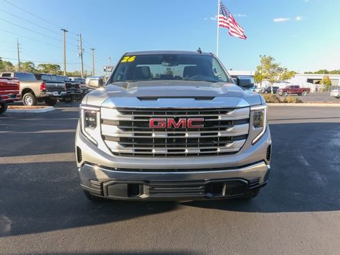 New 2026 GMC Sierra 1500 SLE image 2