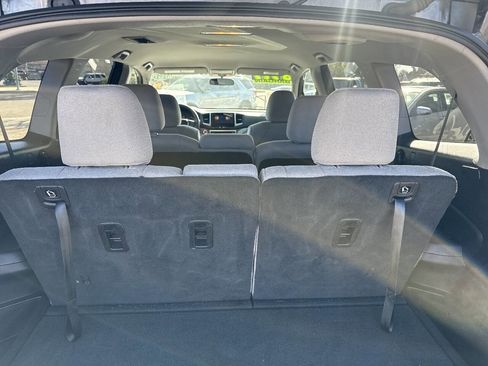 Used 2017 Honda Pilot EX image 11