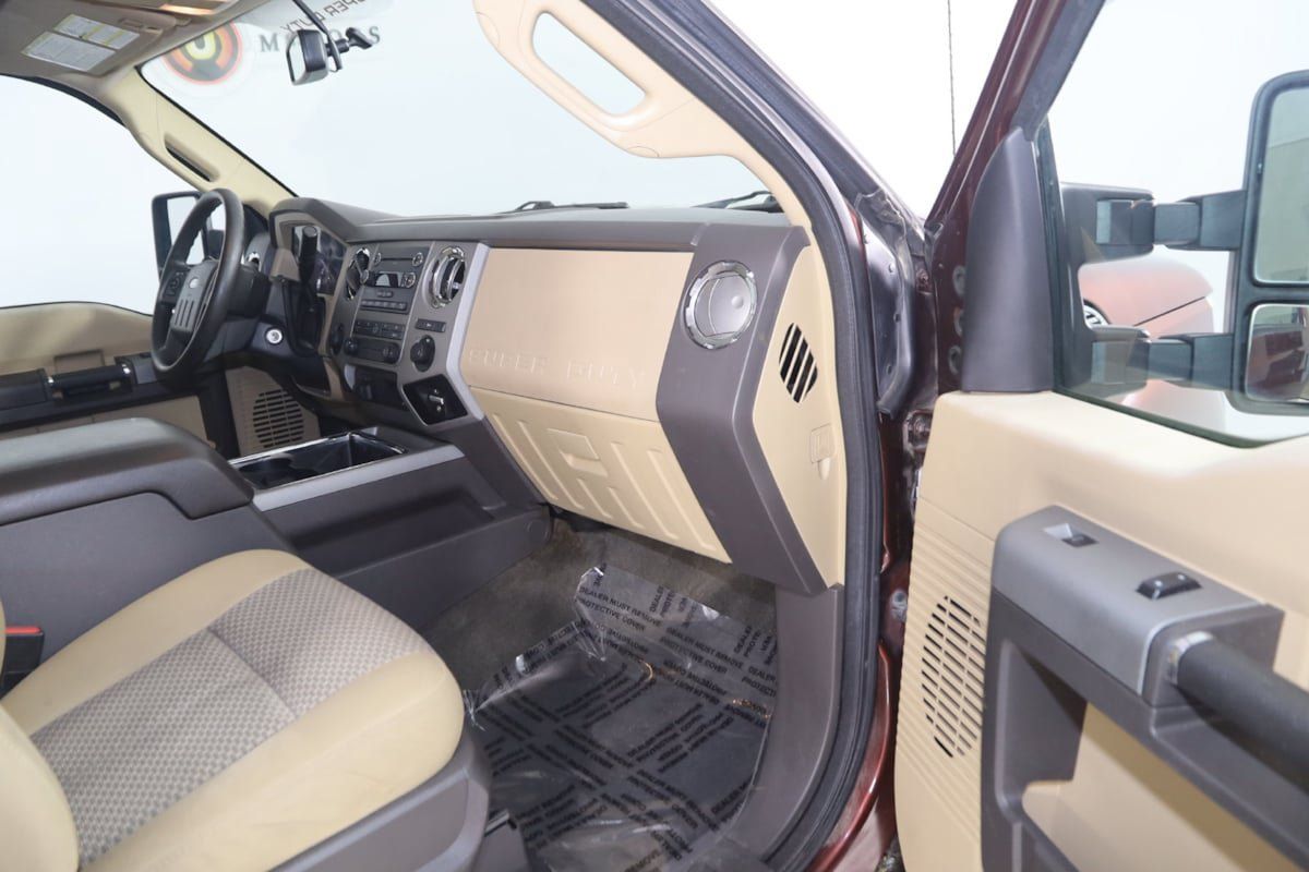 Used 2015 Ford F250 XLT w/ XLT Premium Package AWD/4WD image 32