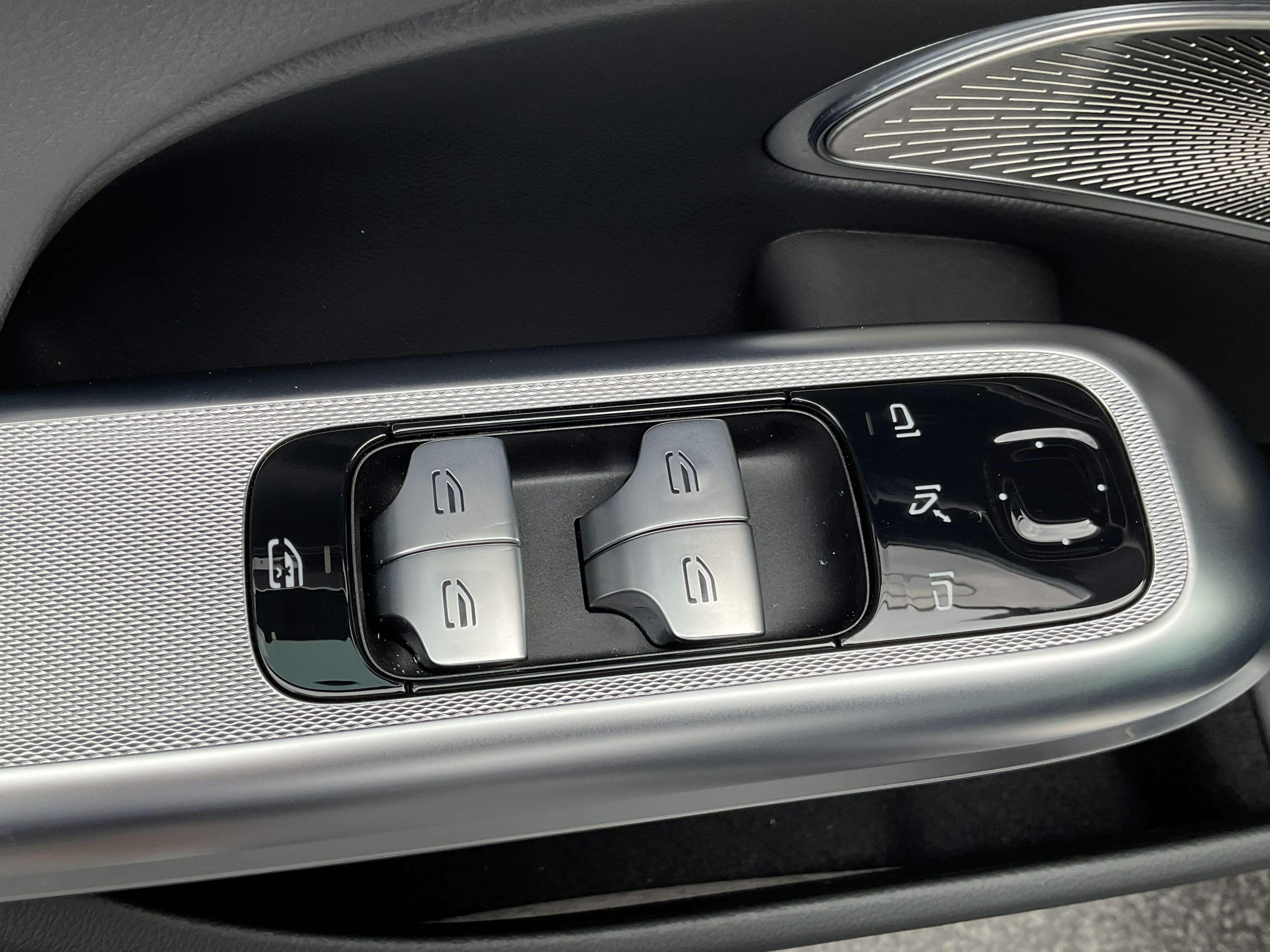 Used 2024 Mercedes-Benz E 350 4MATIC Sedan image 31