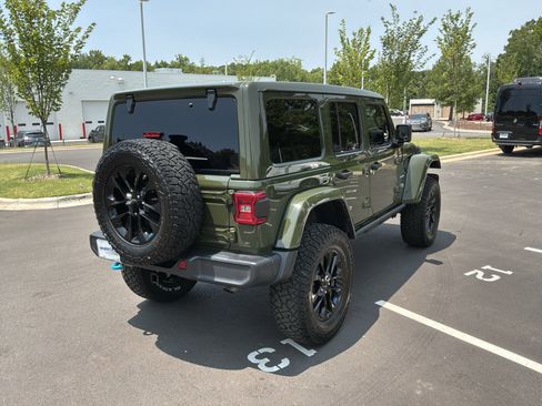 Used 2023 Jeep Wrangler Unlimited Sahara w/ Cold Weather Group AWD/4WD image 10