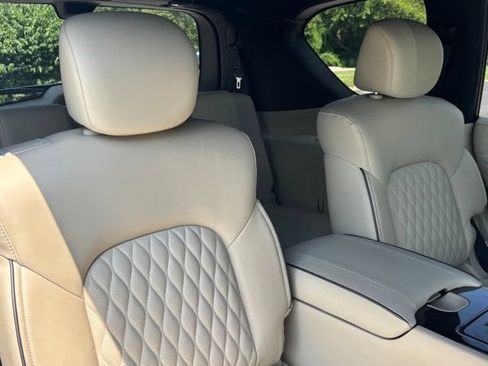 Used 2024 INFINITI QX80 Sensory w/ Cargo Package AWD/4WD image 32
