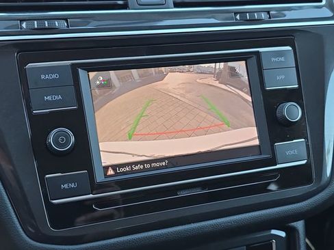 Certified 2022 Volkswagen Tiguan S image 20