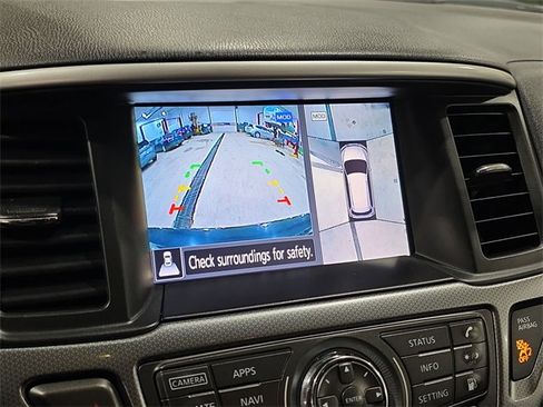 Used 2020 Nissan Pathfinder SL image 17