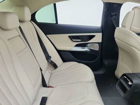 Used 2024 Mercedes-Benz E 350 4MATIC Sedan image 25
