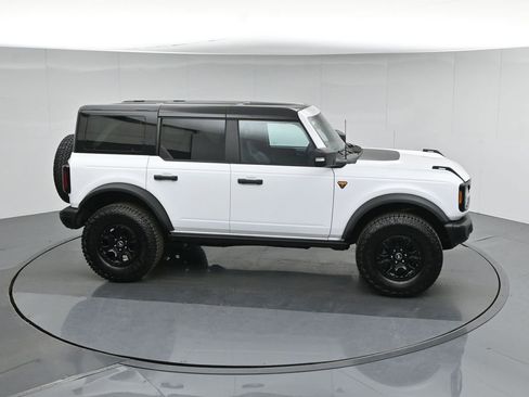 Used 2025 Ford Bronco Badlands image 54