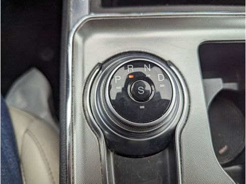 Used 2022 Ford Edge Titanium image 25