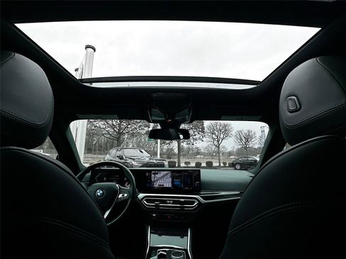 Certified 2024 BMW 330i xDrive Sedan w/ Convenience Package image 22