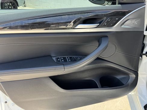 Used 2019 BMW X4 M40i w/ Premium Package image 16