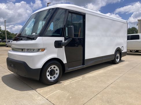 Used 2024 Chevrolet Brightdrop 600 w/ Battery Pack, Max Range AWD/4WD image 1