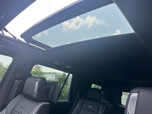 Used 2024 Cadillac Escalade Sport Platinum w/ LPO, Floor Liner Package AWD/4WD image 21