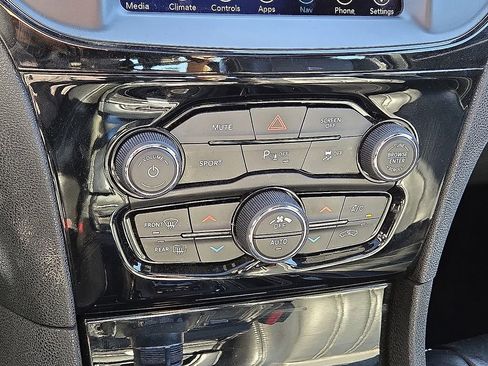 Used 2023 Chrysler 300 S image 28