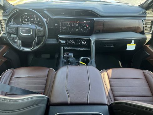 Used 2025 GMC Sierra 1500 Denali Ultimate image 5