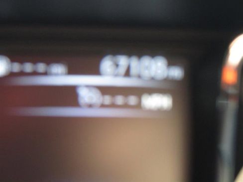 Used 2018 Nissan Titan SV image 16