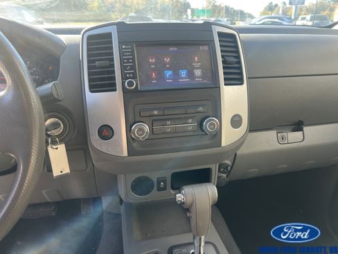 Used 2019 Nissan Frontier SV RWD image 7