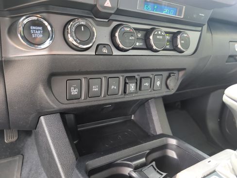 Used 2023 Toyota Tacoma TRD Sport w/ Advanced Technology Package image 33