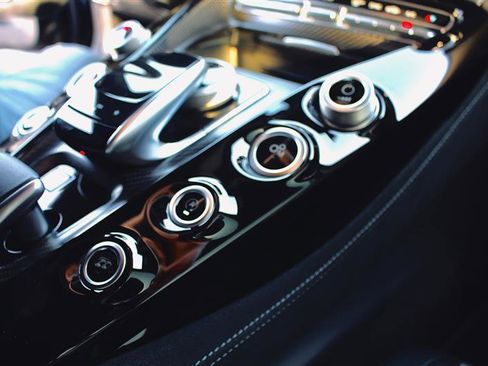 Used 2018 Mercedes-Benz AMG GT R image 19