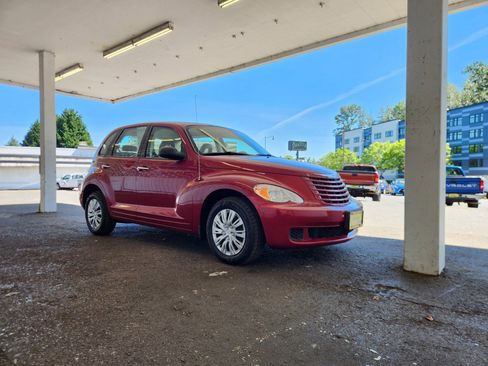 Used 2009 Chrysler PT Cruiser FWD image 7