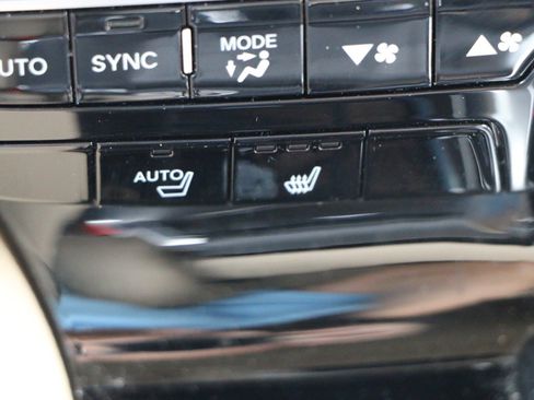 Used 2024 Acura MDX FWD image 25