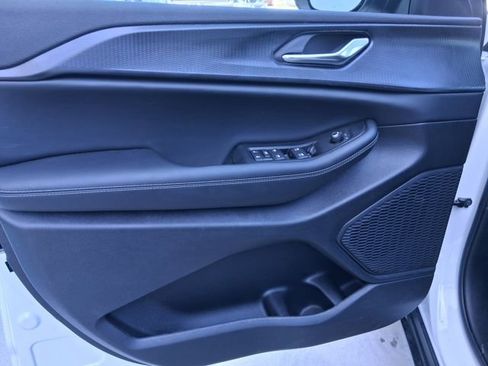 New 2026 Jeep Grand Cherokee L 2WD image 18