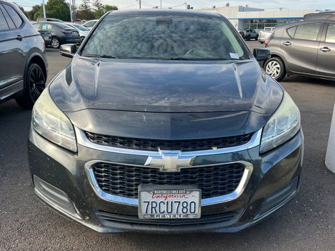 Used 2015 Chevrolet Malibu LT FWD image 2