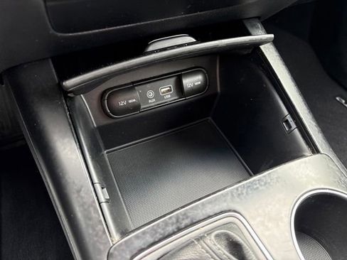 Used 2019 Kia Sorento AWD V6 image 17