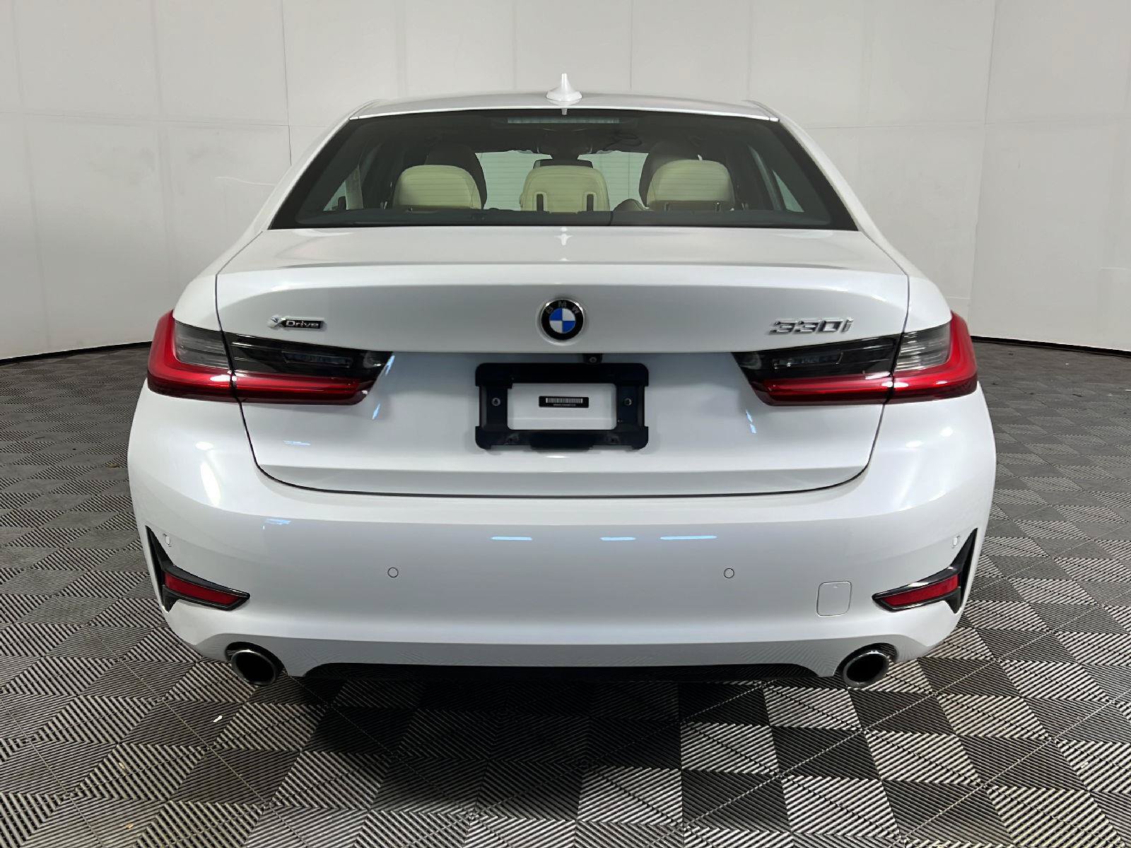 Used 2021 BMW 330i xDrive Sedan w/ Convenience Package AWD/4WD image 3