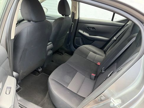 Used 2024 Nissan Sentra SV FWD image 5