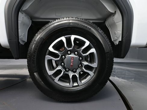 Used 2024 GMC Sierra 2500 SLE w/ SLE Value Package AWD/4WD image 16
