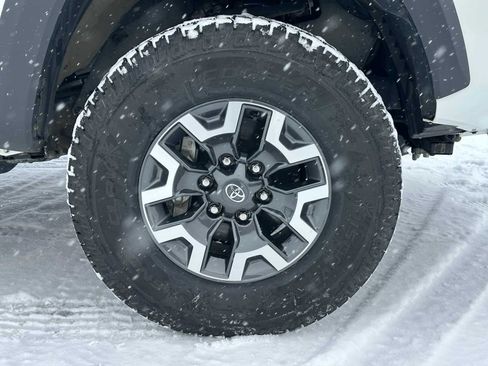 Used 2023 Toyota Tacoma TRD Off-Road w/ Black Out Package (TMS) image 9